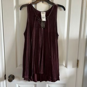 1.4.3 Story off the shoulder top- Women’s M NWT